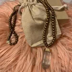 Long layering necklace. Quartz pendant 45$